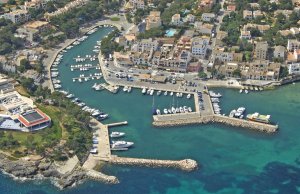 10 x 4 Meter Kajplats/Förtöjning Real Club Nautico Porto Petro Småbåtshamn Till Salu