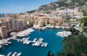 38 X 10 Meter Kajplats/Förtöjning Fontvielle Småbåtshamn Monaco Till Salu