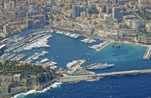5 x 2.5 Meter Kajplats/Förtöjning Hercules Småbåtshamn Monaco Till Salu