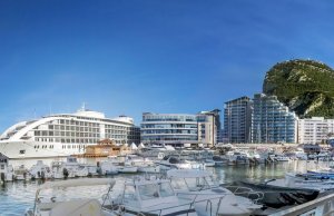 8 x 3 Meter Kajplats/Förtöjning Ocean Village Småbåtshamn Till Salu